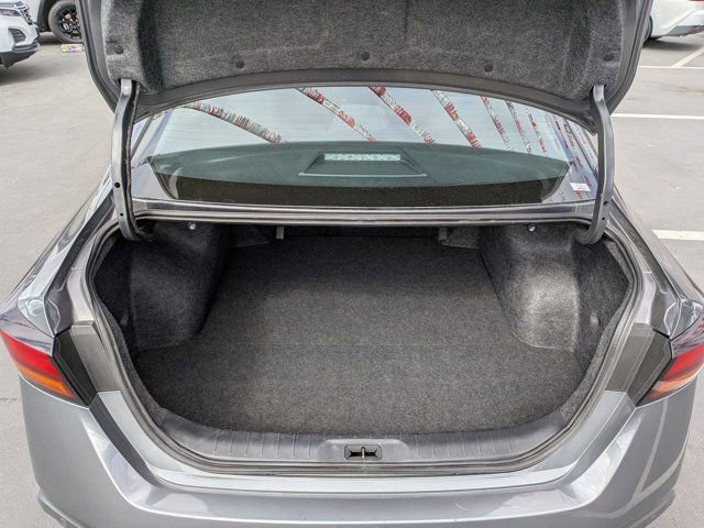 Used 2025 Nissan Altima 2.5 SV image 10