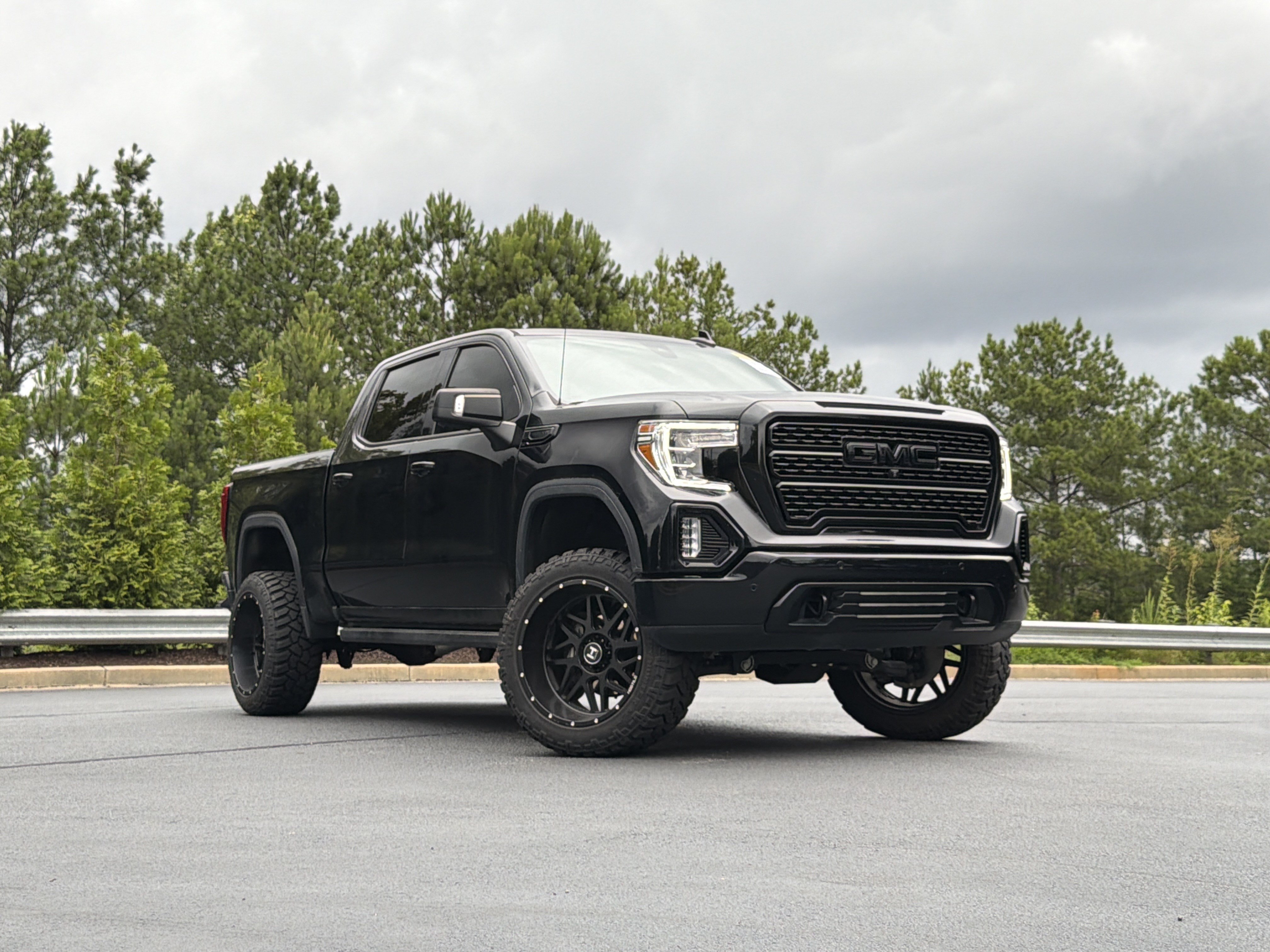 Used 2022 GMC Sierra 1500 Denali w/ Denali Reserve Package AWD/4WD image 2