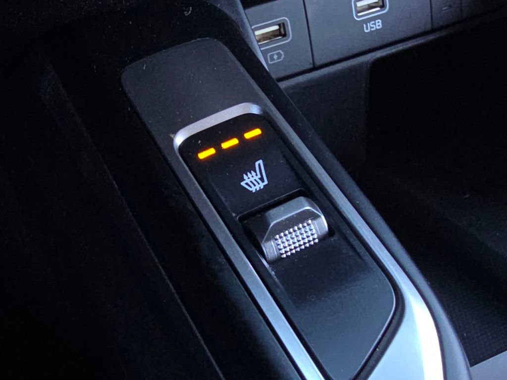 Certified 2023 Kia Sorento EX image 21