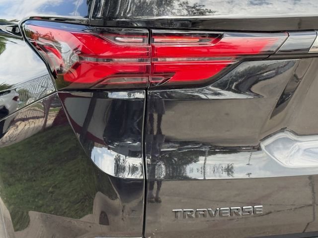 Used 2022 Chevrolet Traverse RS FWD image 6