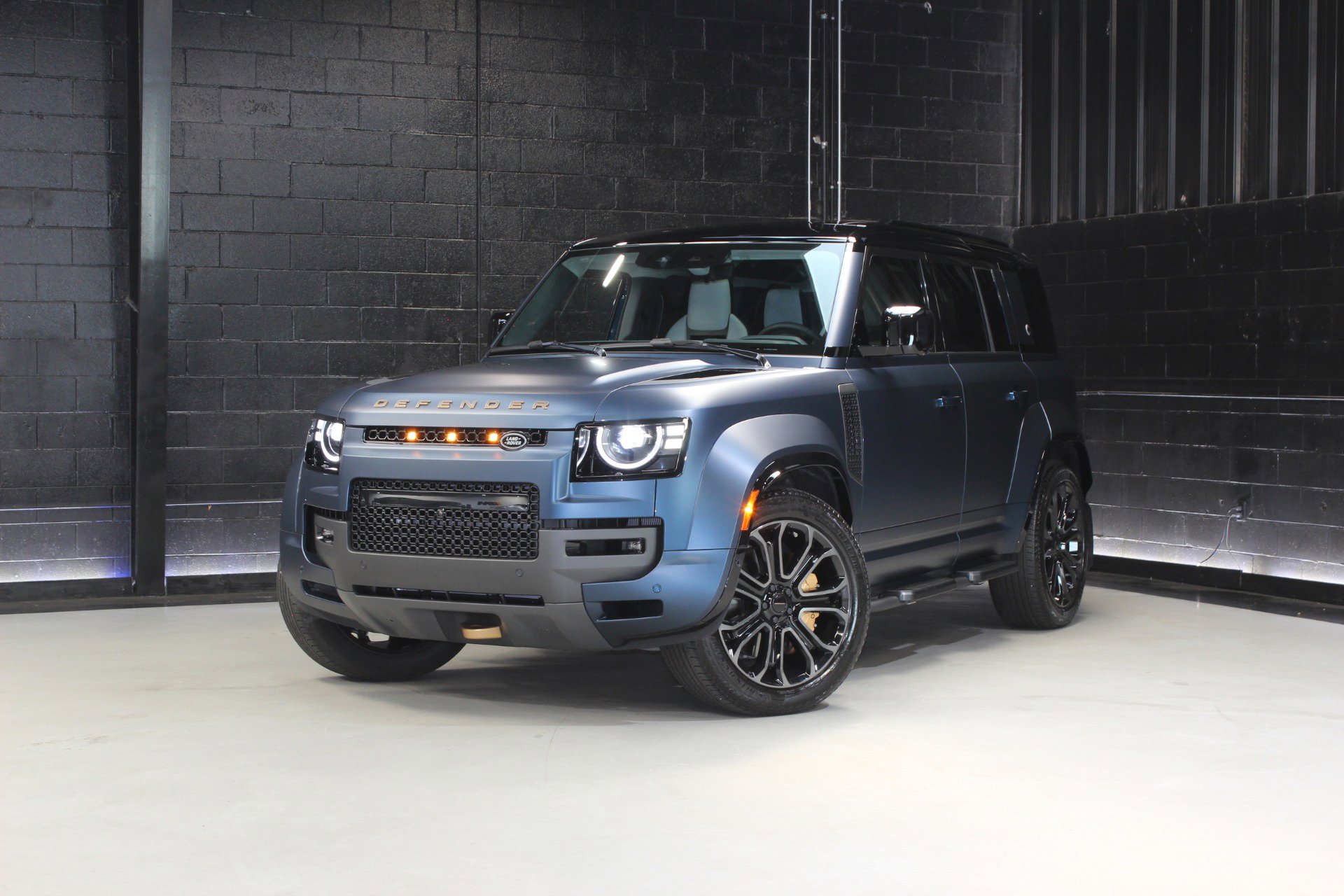 Used 2026 Land Rover Defender 110 OCTA image 6