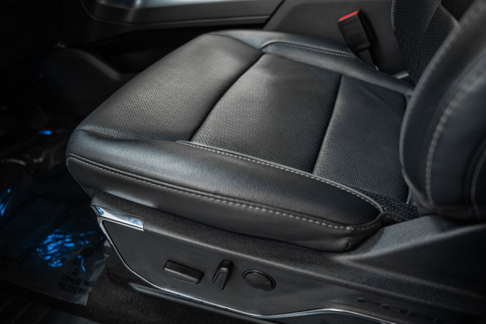 Certified 2024 Ford F150 Lariat image 39