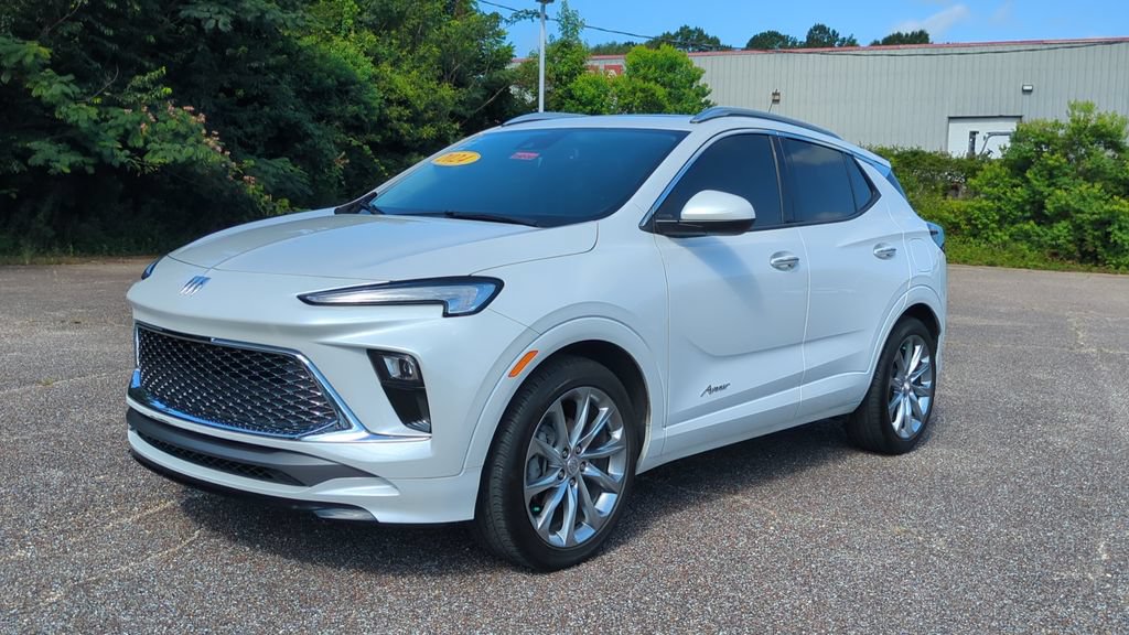 Used 2024 Buick Encore GX Avenir w/ Avenir Convenience Package FWD video 1
