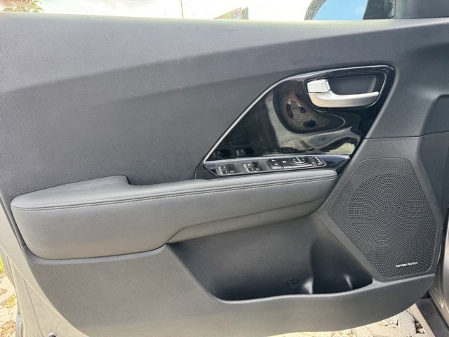 Certified 2022 Kia Niro Touring Special Edition image 8