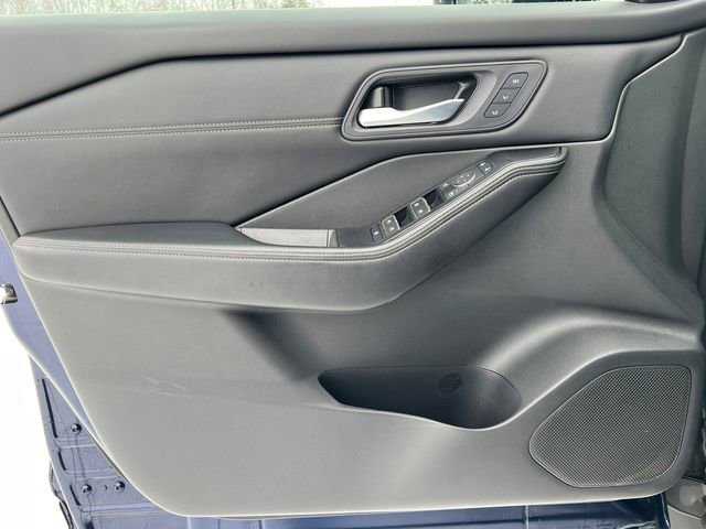 Used 2024 Nissan Rogue SL w/ SL Premium Package image 14