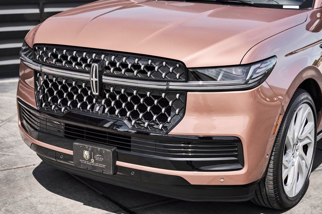 Used 2025 Lincoln Navigator Black Label AWD/4WD image 6