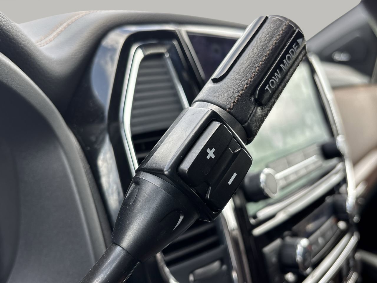 Used 2023 Nissan Titan Platinum Reserve w/ Off Road Protection Package image 25