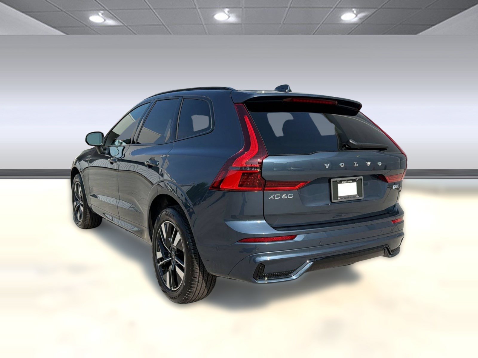 New 2026 Volvo XC60 B5 Plus w/ Climate Package AWD/4WD image 3