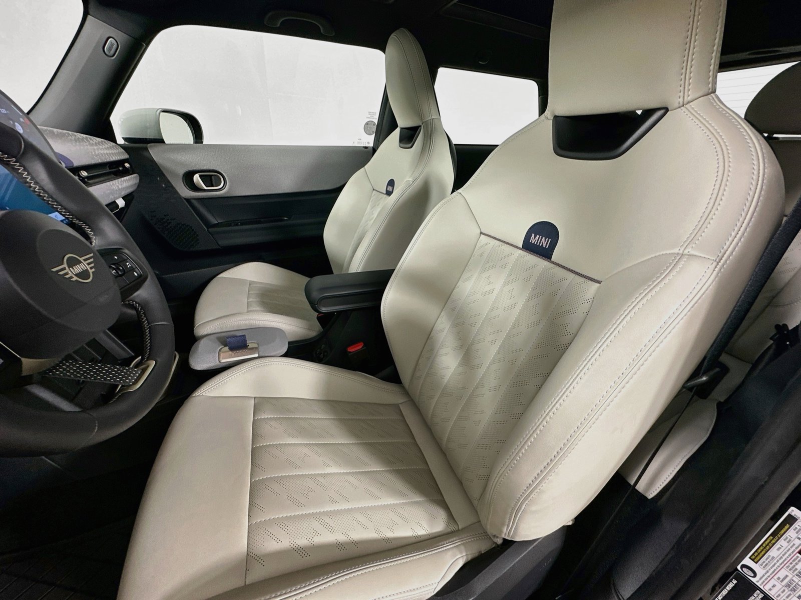 Certified 2026 MINI Cooper 2-Door Hardtop FWD image 32