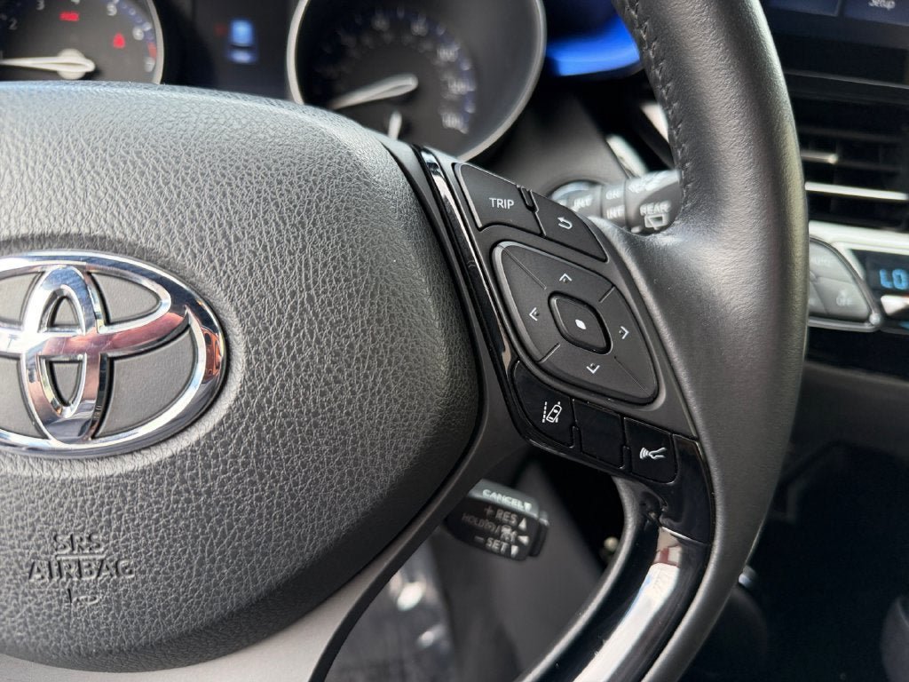 Used 2021 Toyota C-HR XLE FWD image 16