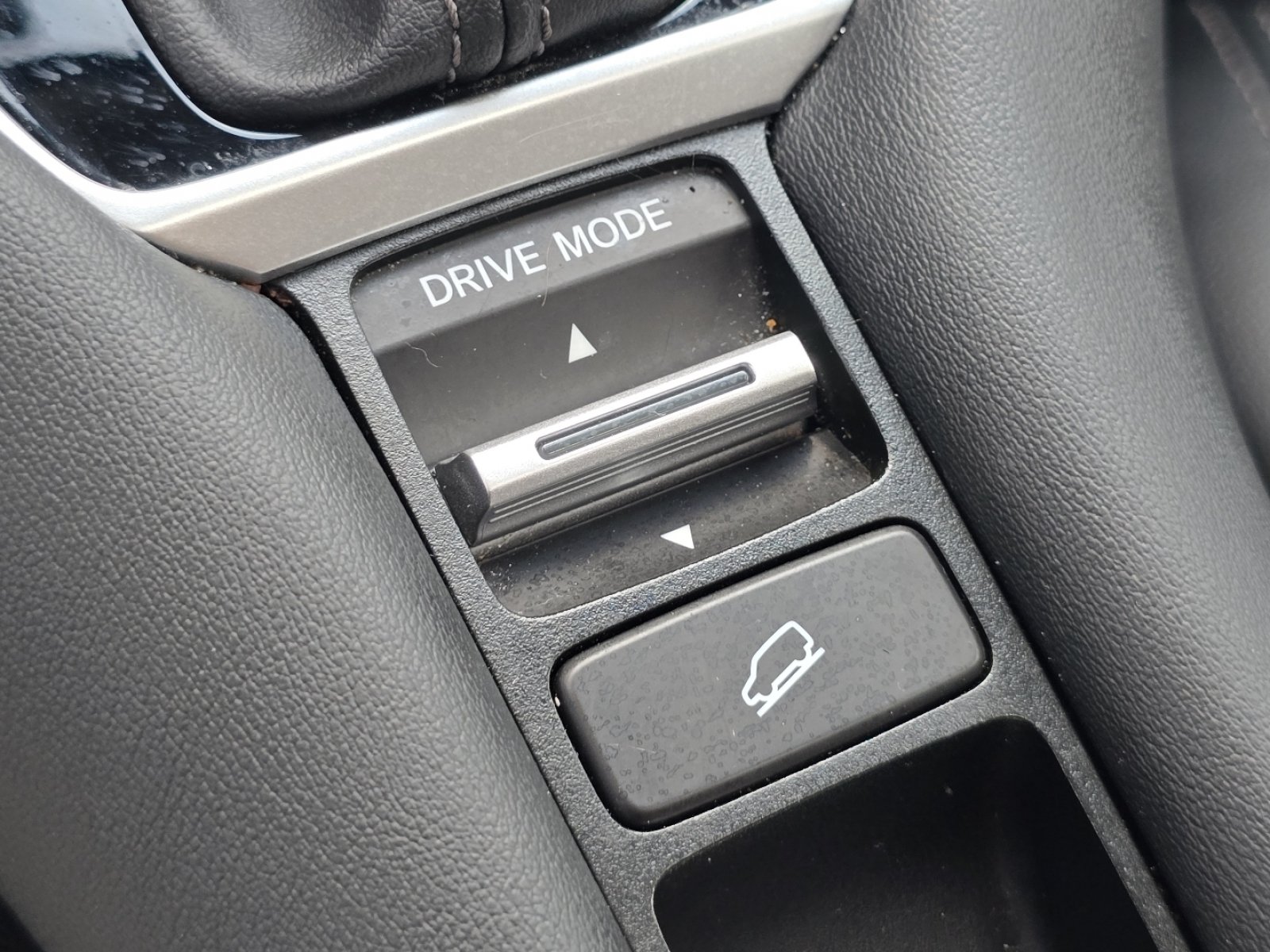 Used 2024 Honda HR-V EX-L image 9