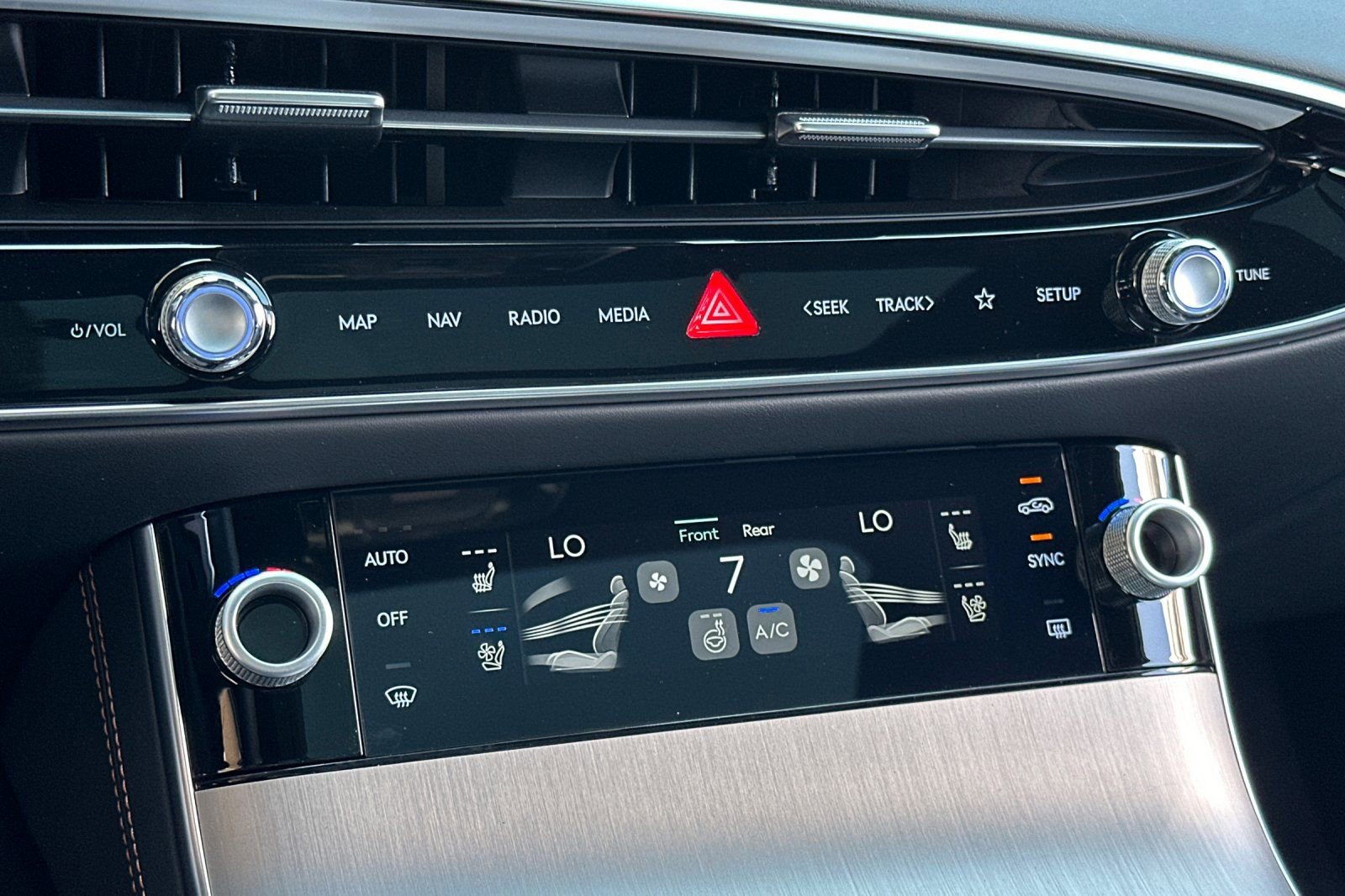 New 2026 Genesis GV70 3.5T Sport Advanced image 25