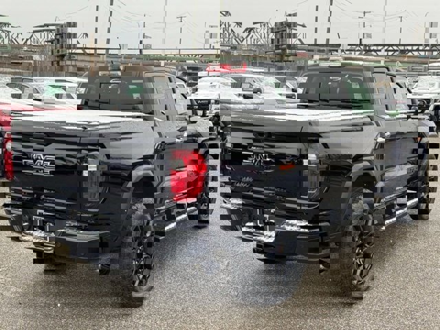 New 2026 GMC Canyon Denali w/ LPO, Denali Black Edition image 5