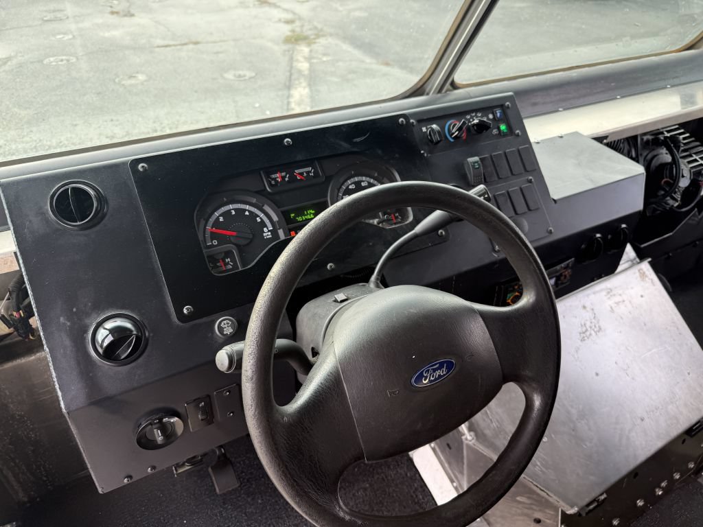 Used 2017 Ford E-350 and Econoline 350 Super Duty w/ A/C Prep Package RWD image 13