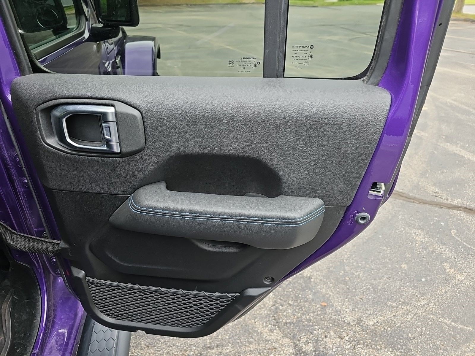 Used 2023 Jeep Wrangler Unlimited Rubicon 4xe AWD/4WD image 17