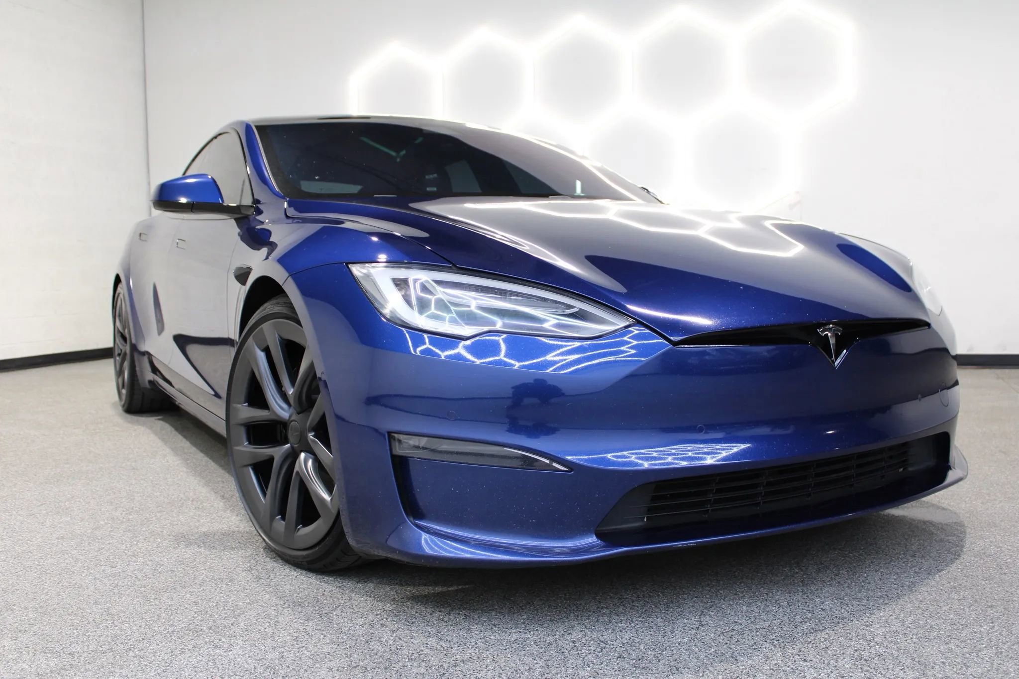 Used 2022 Tesla Model S Plaid image 4