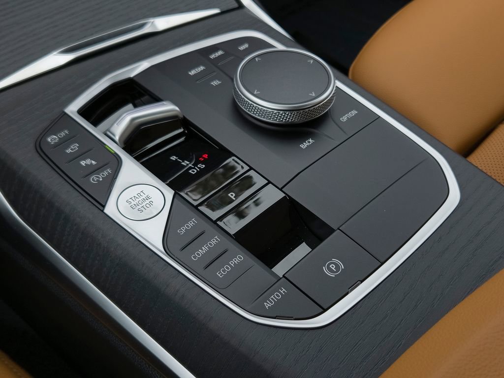 New 2026 BMW 330i xDrive Sedan w/ Convenience Package image 9