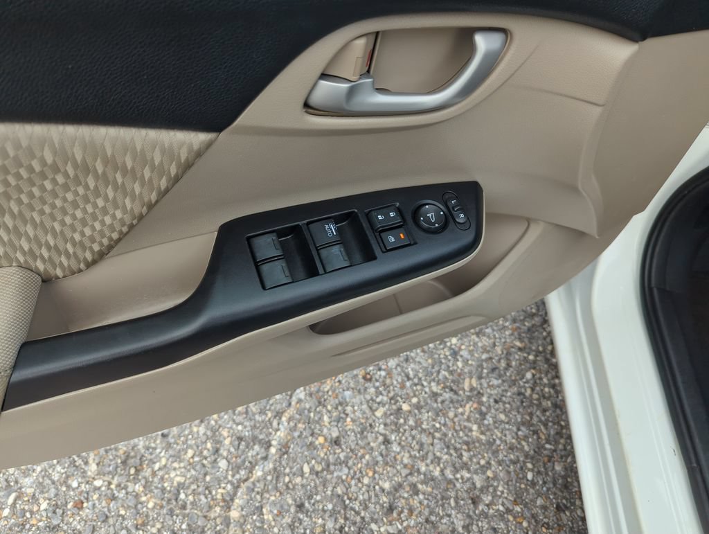 Used 2015 Honda Civic SE image 19