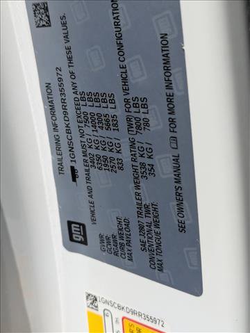 Used 2024 Chevrolet Suburban LS RWD image 16