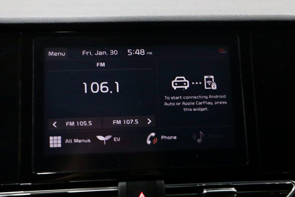 Used 2022 Kia Niro EX w/ Cold Weather Package image 3