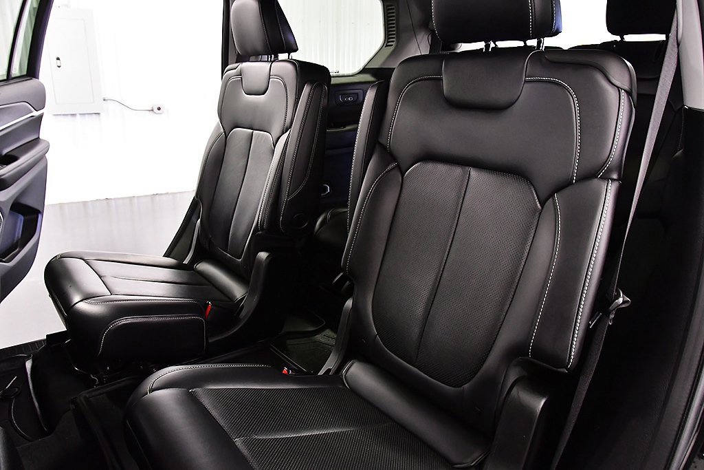 Used 2021 Jeep Grand Cherokee L Limited w/ Luxury Tech Group II image 27