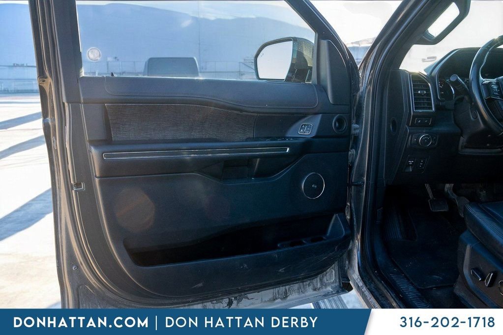 Used 2021 Ford Expedition Max Limited image 12
