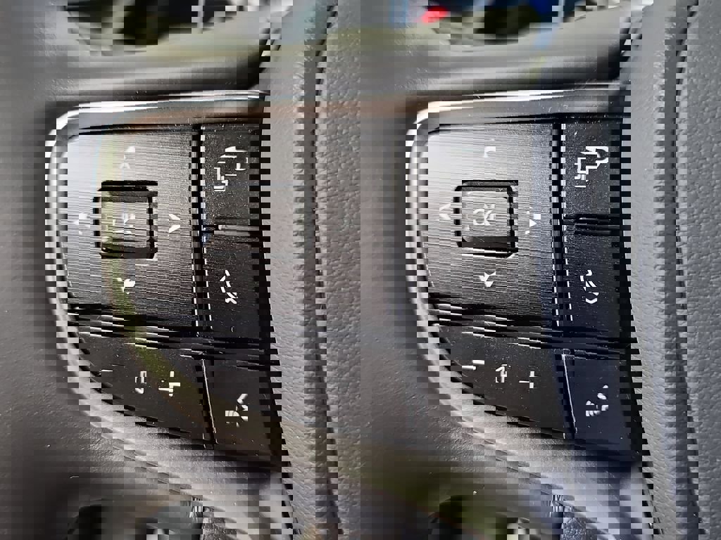 Certified 2025 Lexus ES 300h w/ Premium Package image 19