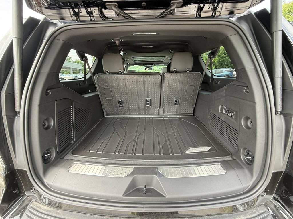 New 2026 Chevrolet Suburban Premier w/ Sun And Tow Package AWD/4WD image 27