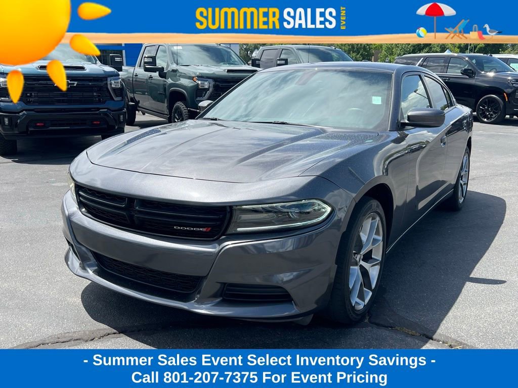 Used 2022 Dodge Charger SXT w/ Plus Group RWD image 2