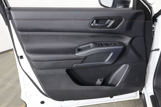 Used 2025 Nissan Pathfinder Rock Creek AWD/4WD image 20