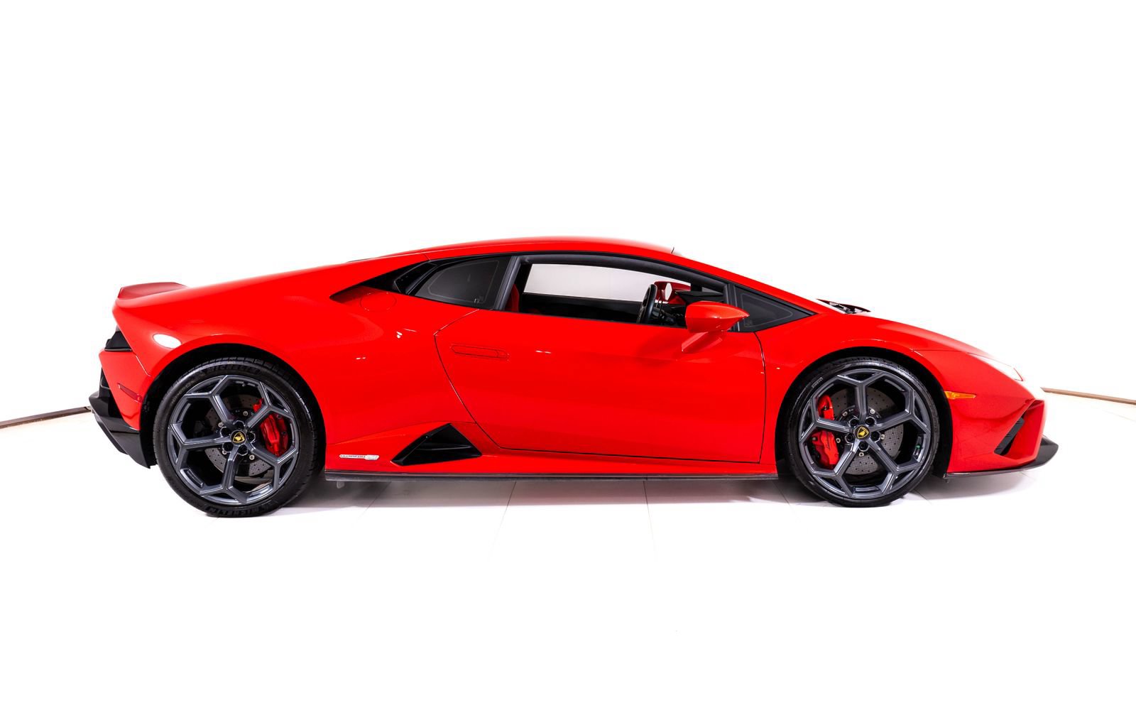 Used 2021 Lamborghini Huracan EVO RWD image 6