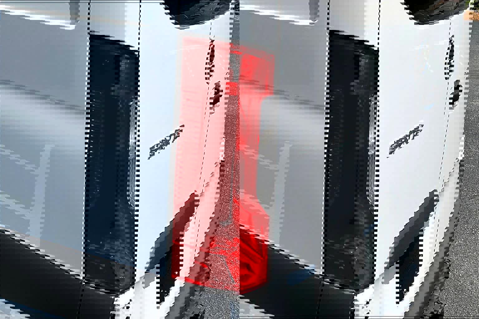 Used 2024 Mercedes-Benz Sprinter 2500 image 12