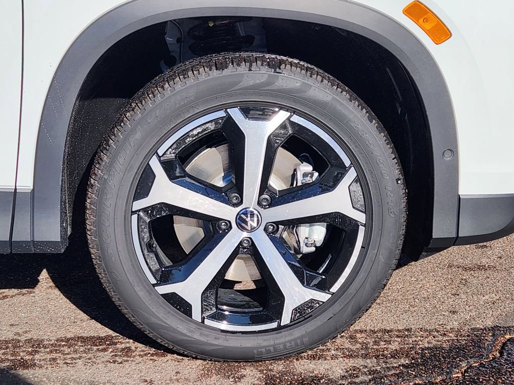 New 2026 Volkswagen Tiguan SE image 29