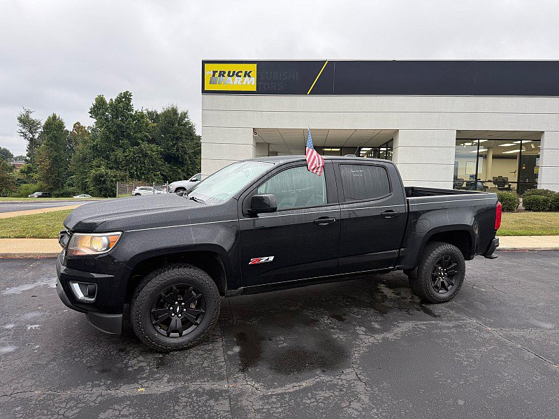 Used 2019 Chevrolet Colorado Z71 w/ Z71 Midnight Edition AWD/4WD image 2