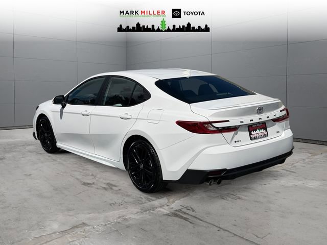 Used 2025 Toyota Camry SE image 3