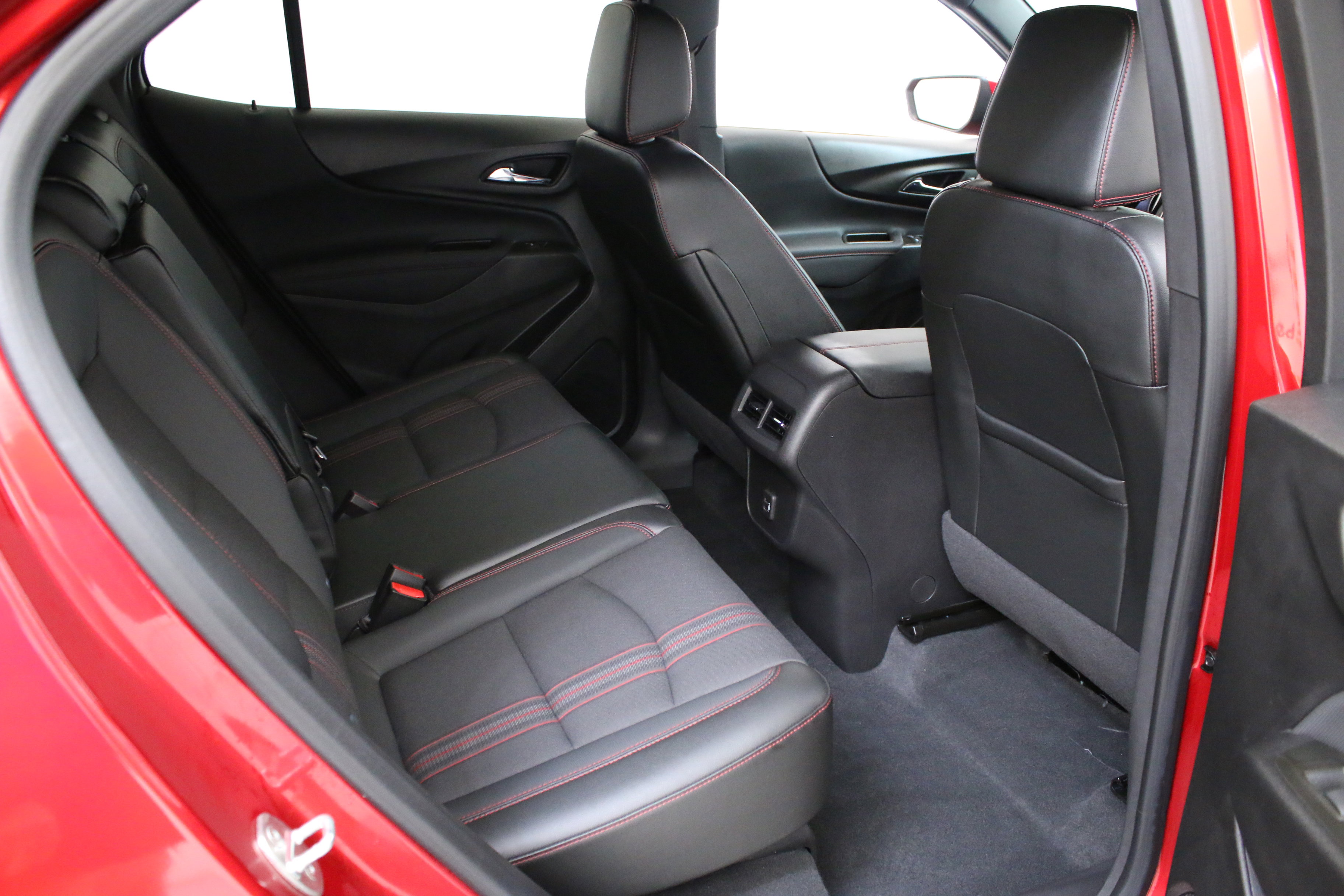 Used 2023 Chevrolet Equinox RS AWD/4WD image 26