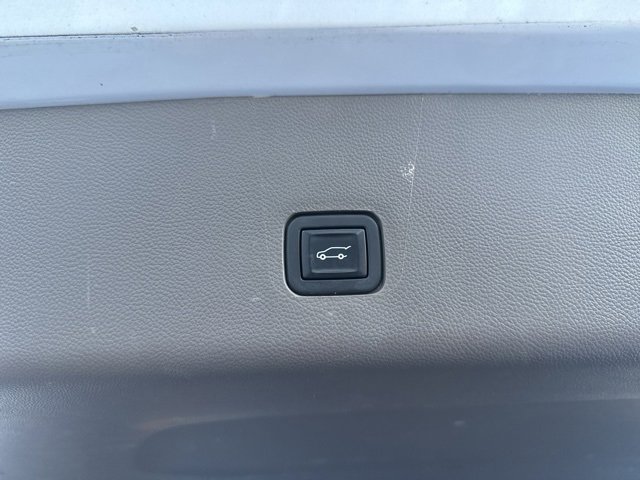 Used 2020 Chevrolet Traverse LT image 33