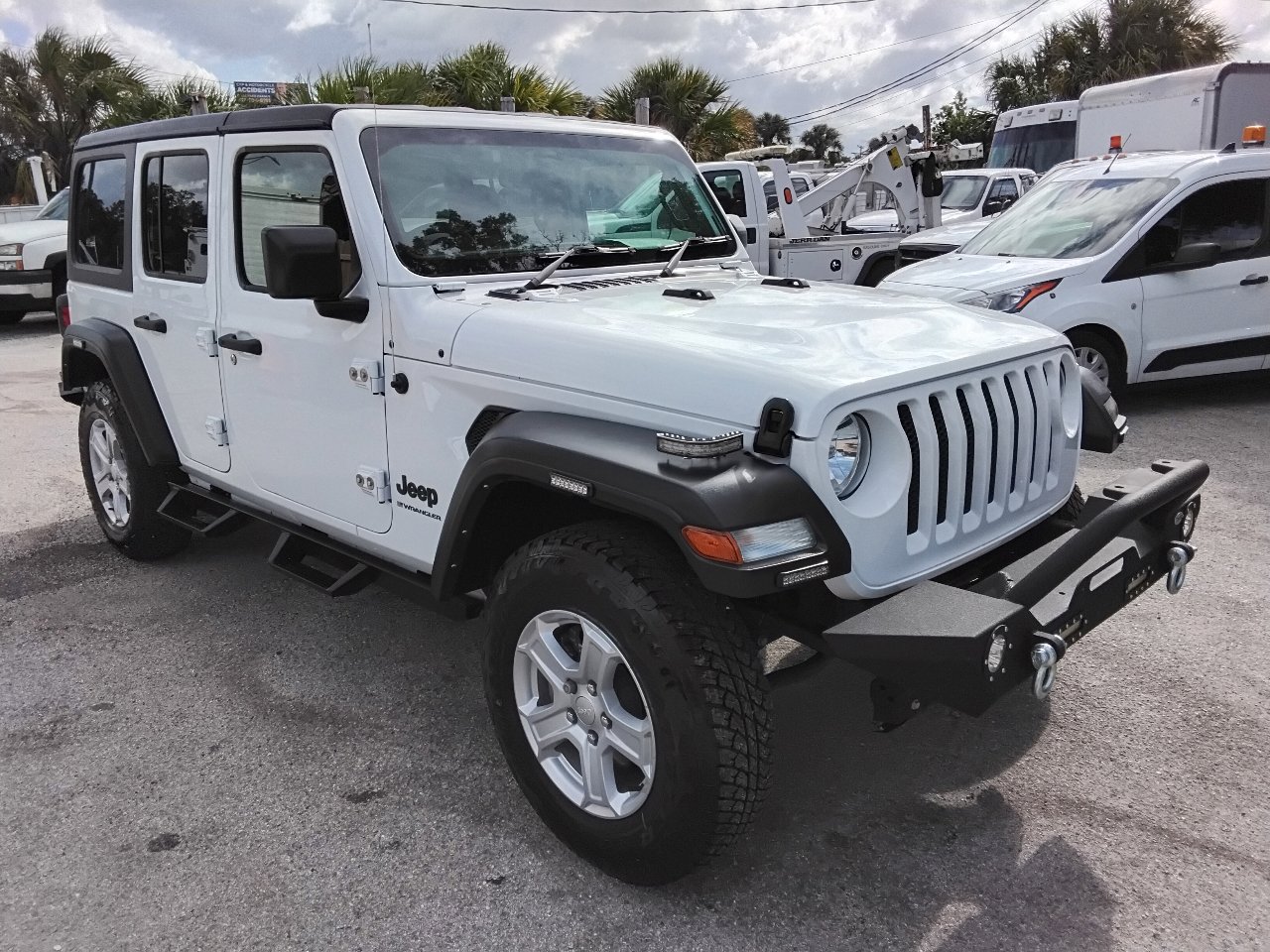 Used 2023 Jeep Wrangler Unlimited Sport image 4