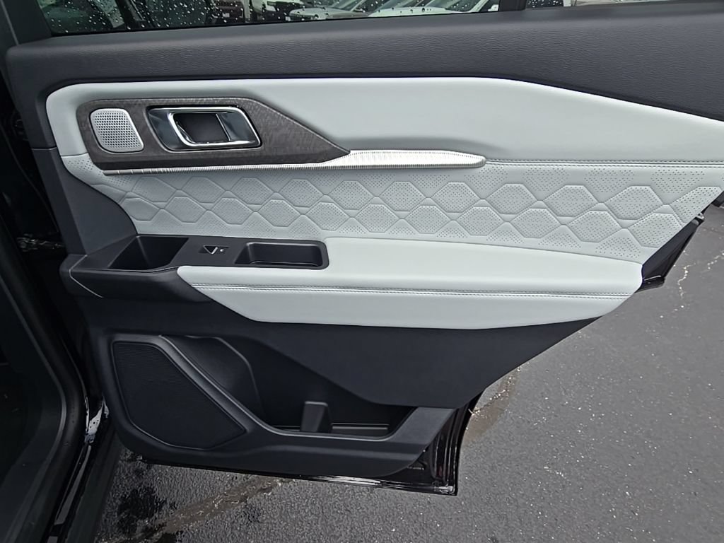 New 2026 Ford Explorer Platinum w/ LUX Leather Package AWD/4WD image 43