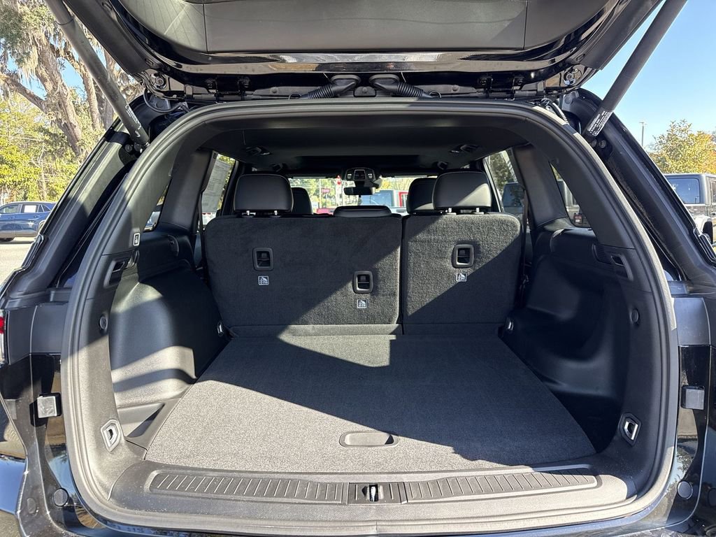 New 2025 Jeep Grand Cherokee Altitude image 28