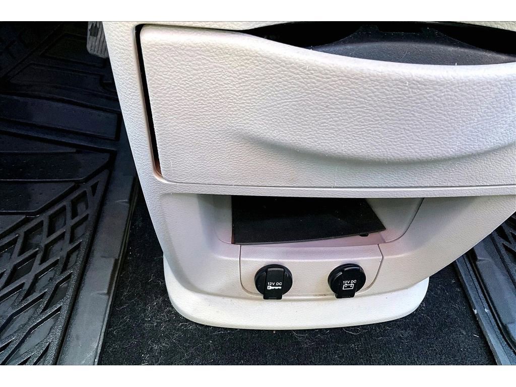 Used 2018 Dodge Grand Caravan w/ UConnect Hands-Free Group image 27