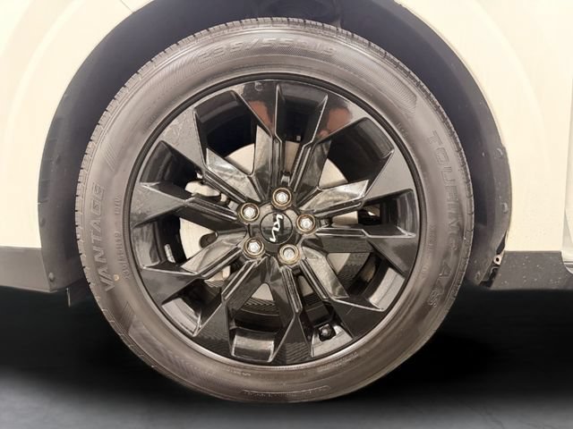 Used 2024 Kia Carnival SX FWD image 11