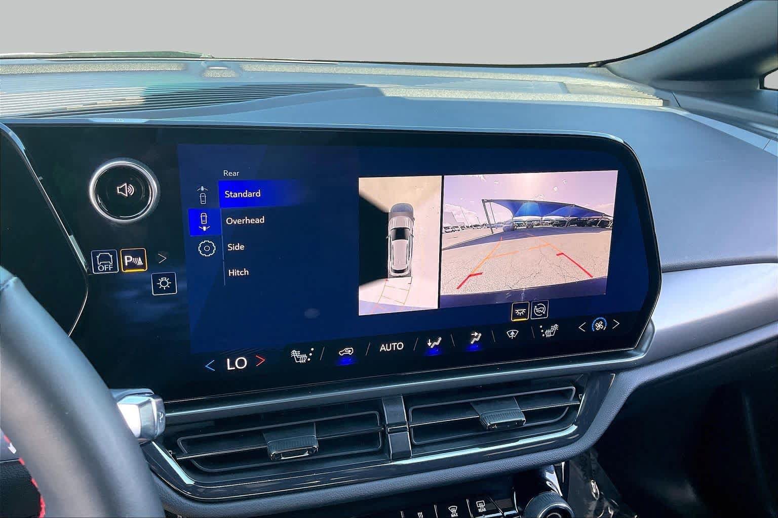 Used 2024 Chevrolet Equinox EV RS FWD image 25