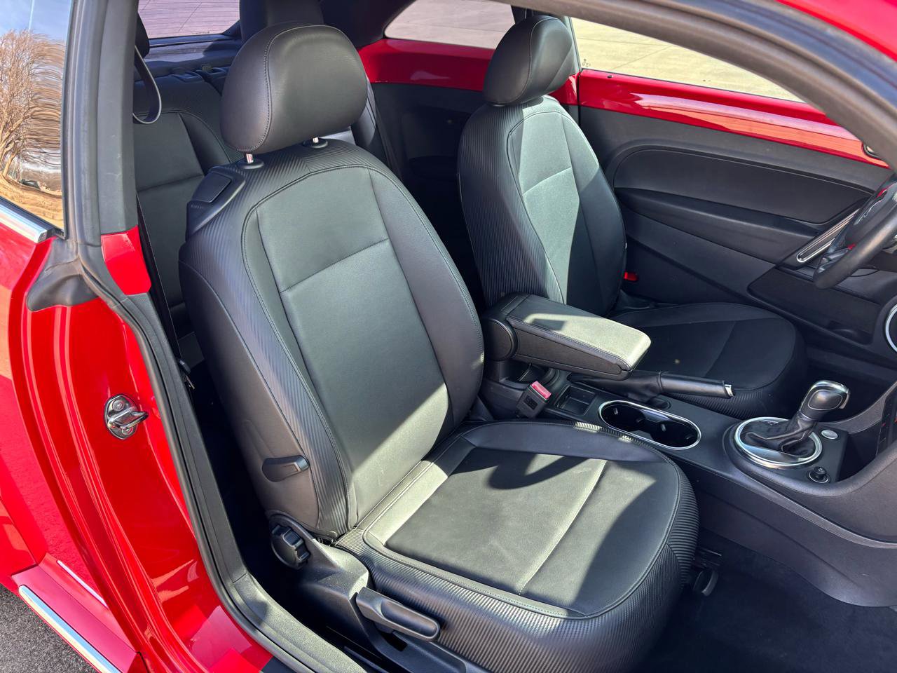 Used 2013 Volkswagen Beetle TDI FWD image 8