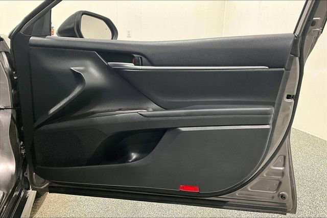 Used 2024 Toyota Camry SE image 29