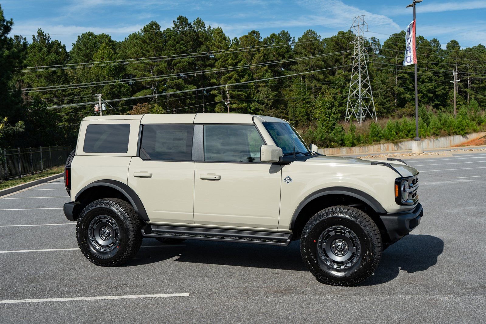 New 2025 Ford Bronco Outer Banks w/ Sasquatch Package image 12