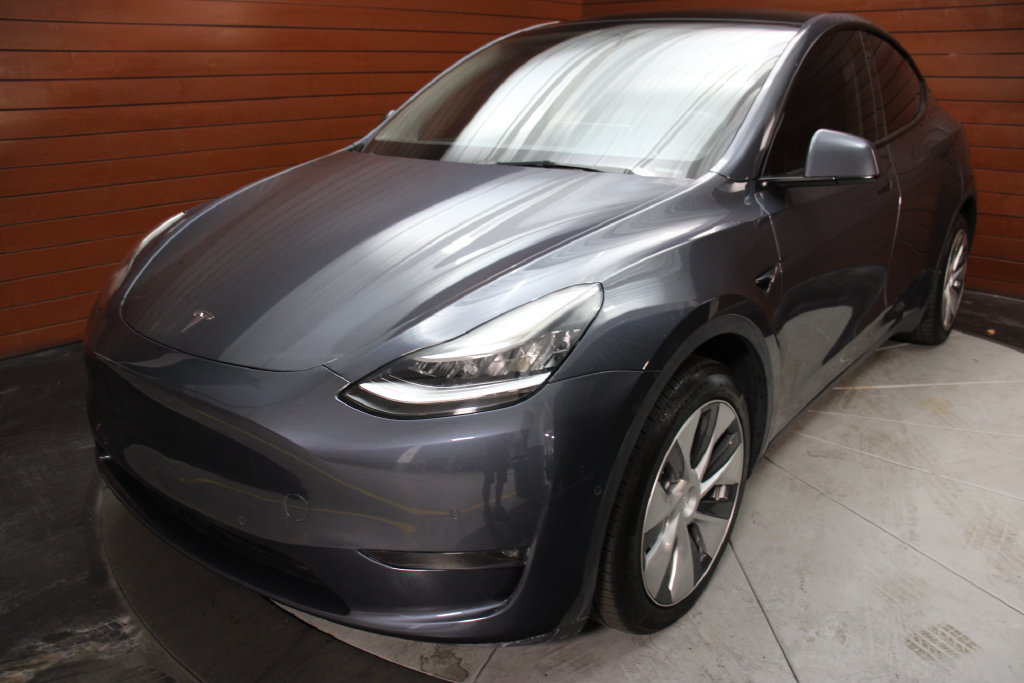 Used 2022 Tesla Model Y Long Range AWD/4WD image 9