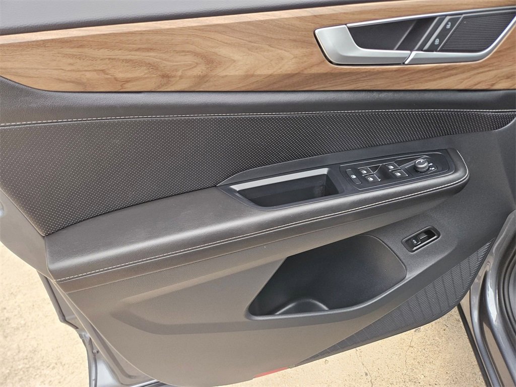 Used 2025 Volkswagen Atlas SE image 14