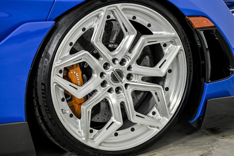 Used 2018 McLaren 720S RWD image 22