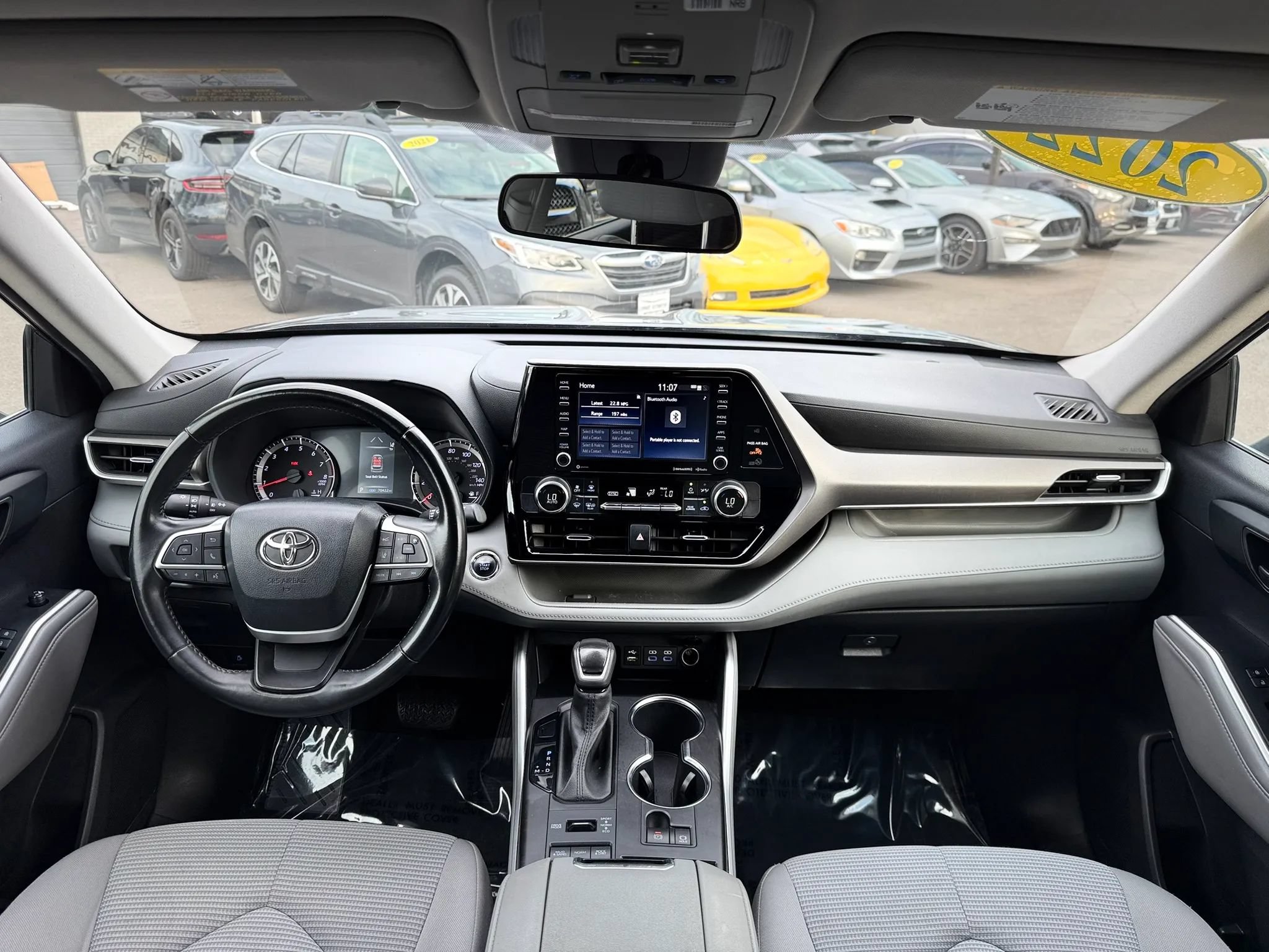 Used 2022 Toyota Highlander LE AWD/4WD image 27